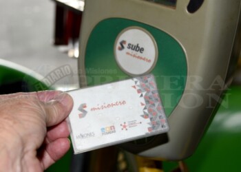 “No puedo creer que no tengamos plásticos para hacer la SUBE”