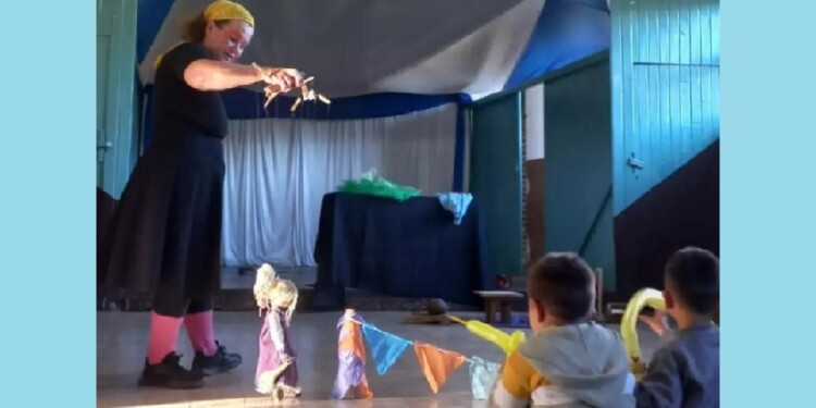 TEATRO PARA LA FAMILIA. El Festival de Teatro Itinerante Fauna Roja ofrece una grilla de espectáculos durante agosto.