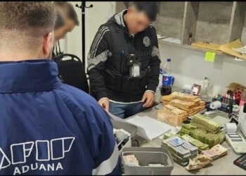 Investigan contrabando de dólares de supermercados chinos a través de la Triple Frontera