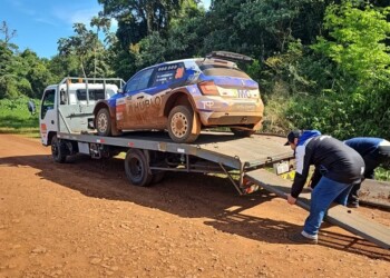 “La rueda del auto se desprendió y golpeó a este chico”
