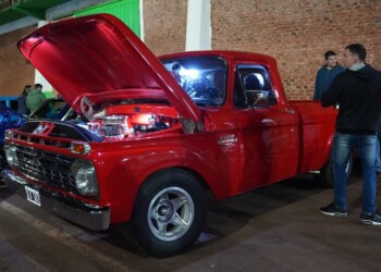 El Encuentro de Autos Antiguos y Clásicos en Apóstoles contó con lo mejor de toda la región