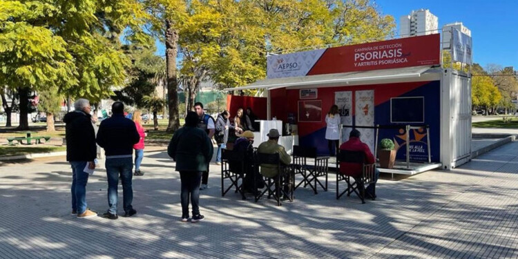 POR EL PAÍS. El camión sanitario de la Asociación Civil para el Enfermo de Psoriasis ya recorrió varias provincias.
