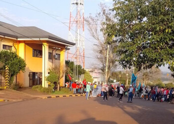 Tensa protesta frente a la Municipalidad de Campo Viera