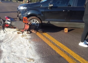 Choque entre moto y auto dejó un herido en San Ignacio