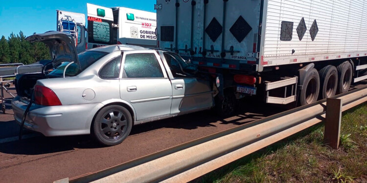ASISTENCIA. Una ambulancia trasladó al joven de 21 años al hospital.