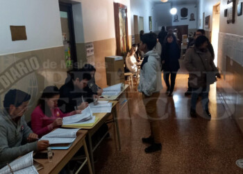 PASO 2023: abrieron con normalidad los centros de votación en Misiones