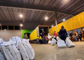 Se reparte el material electoral para los 454 centros de votación