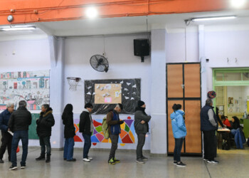 El Gobierno adelantó un escrutinio “lento” y pidió “paciencia” al electorado