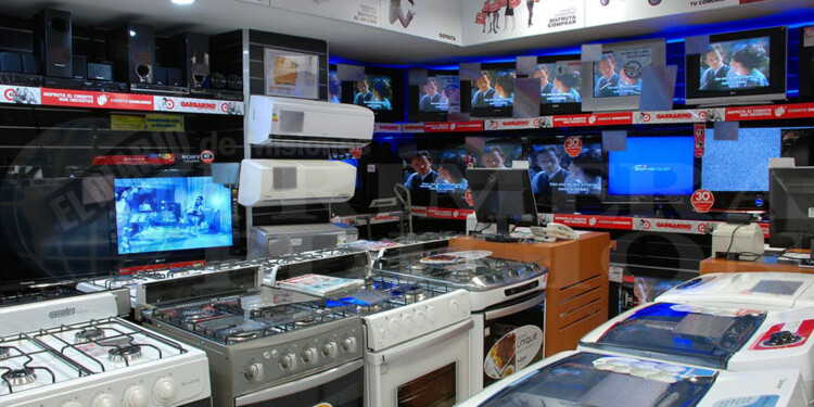 SIN PRECIO. Muchos productos no tienen referencia y se retiran del mercado. Otros suben acompañando al dólar.