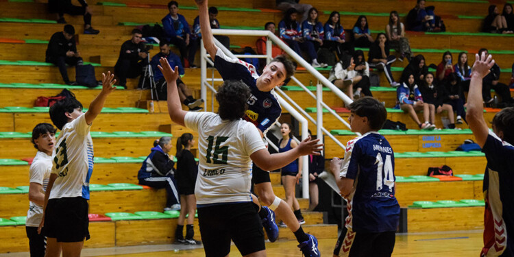 VAN POR TODO. El equipo misionero quiere avanzar a la máxima división.