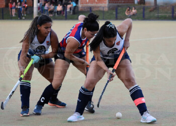 Hockey: CAPRI festejó en el clásico