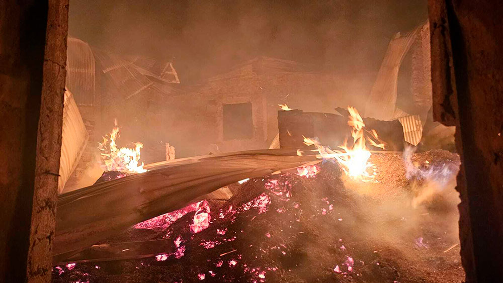 Incendio arrasó un secadero de yerba mate en Tres Capones y dejó cuantiosas pérdidas