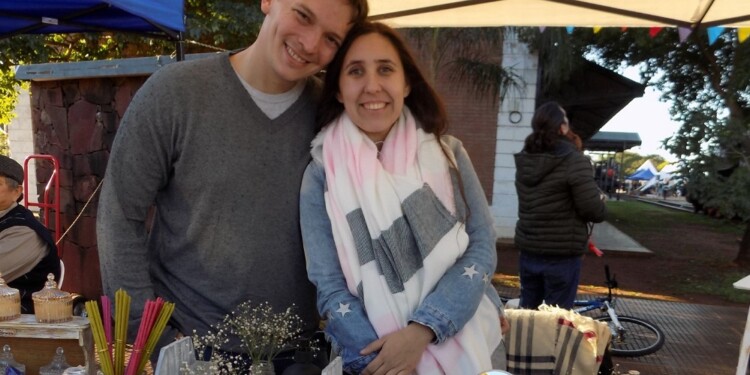 Pareja emprendedora Victoria y Ezequiel.
En Instagram: @ambarhomedeco.ok