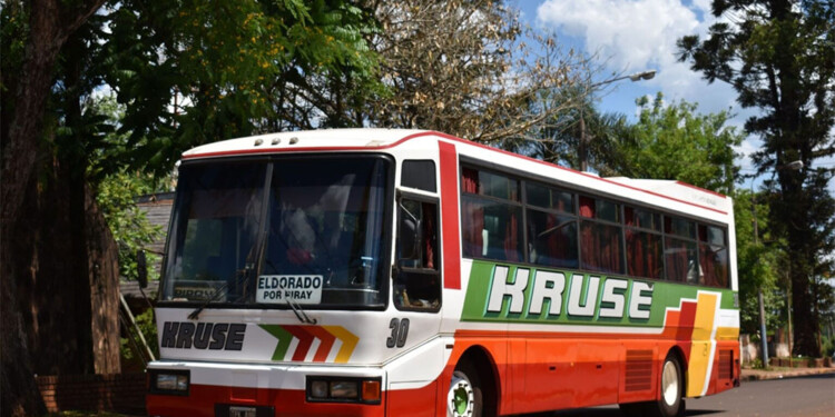 PASO ADELANTE. La Justicia ordenó al Ejecutivo de Piray “se abstenga de impedir la libre circulación de las unidades de la empresa Kruse”.