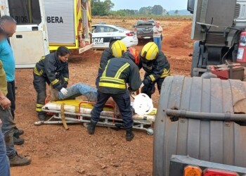 Mecánico está grave tras ser parcialmente aplastado por el camión que arreglaba