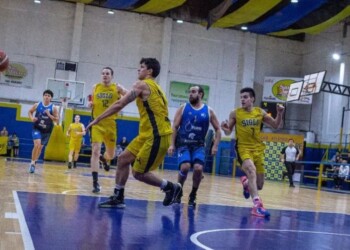 Básquet: Siglo XXI derrotó a Mitre y lo alcanzó en la cima del Provincial