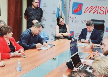 Trabajadores de salud cobrarán un mínimo de $204 mil en agosto y $225 mil en octubre