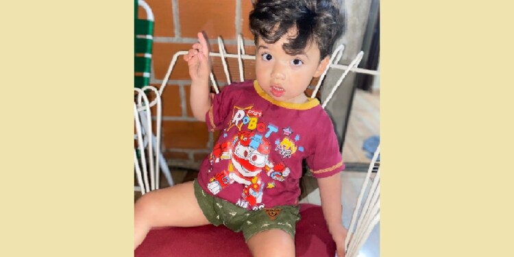 EN FAMILIA. Todo el grupo familiar se organizó para vender empanadas y prepararse para los gastos que tendrán con la nueva terapia de “Pippo”.