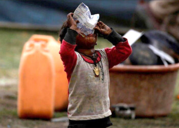 Crece el empleo, pero también la pobreza: hay 18 millones de pobres, de los cuales 6 millones son niños