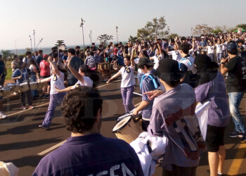 Críticas y color, las dos caras de la prueba piloto de la Estudiantina