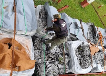 Abandonó en Irigoyen un cargamento de cables de alta tensión y huyó hacia Brasil