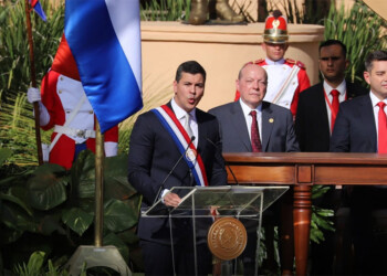 Peña asumió y prometió que Paraguay “resurgirá como un gigante”