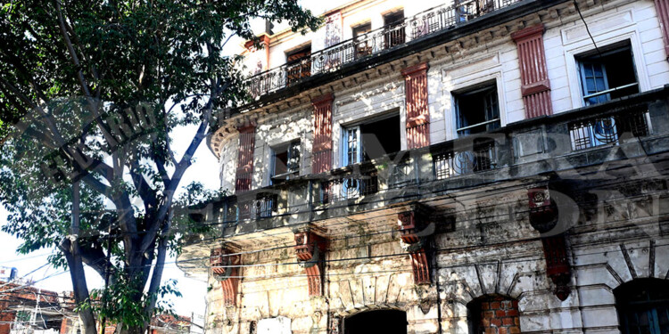 TESORO CULTURAL. El ex-Savoy aguarda a inversores, principalmente extranjeros, para su puesta en valor.