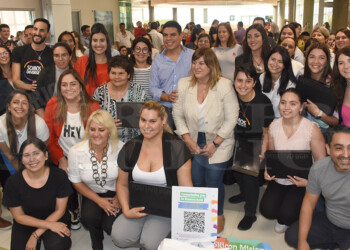 Promotores de género y diversidad recibieron tablets