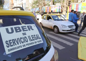 Uber: impulsan régimen de penalidades para propietarios de autos y conductores