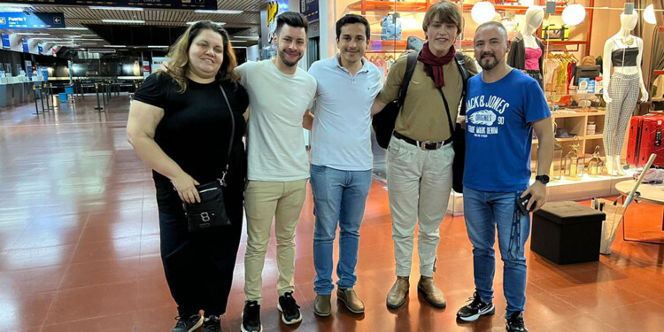 BIENVENIDA. Integrantes de Preservar Nuestros Orígenes recibieron a Karol.