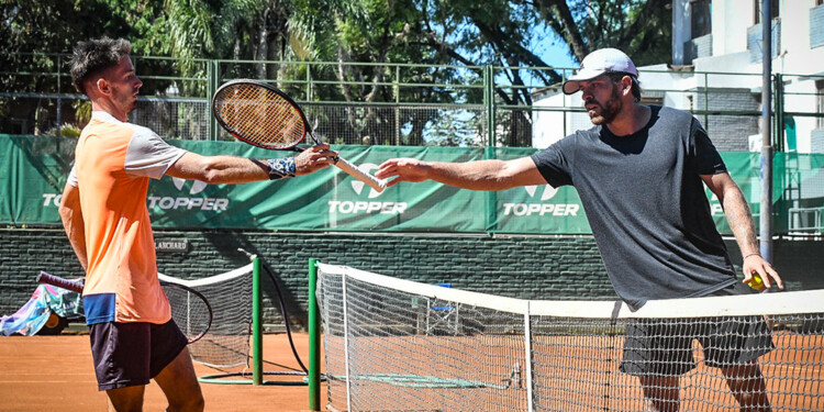 INOLVIDABLE. Corthey y Labuckas, en la final de película del último ProTour que se jugó en Posadas, en abril pasado.