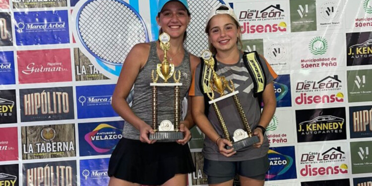 ARRIBA. La chaqueña Basavilbaso y la posadeña Cabral, campeonas en Sub-12.