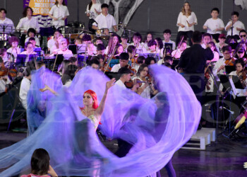 La música, el canto y la danza brillaron en el anfiteatro Manuel Antonio Ramírez