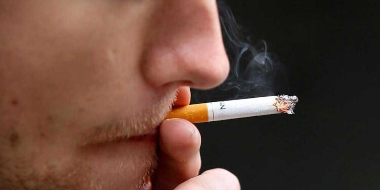 SEGUIR EL TRATAMIENTO. Para dejar de fumar, aseguran que se necesita un compromiso de la persona y que realmente esté convencido de sumarse a un tratamiento que es acompañado de fármacos para suplantar nicotina.