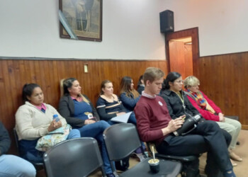 Ápostoles: alumnos terciarios piden aumentar la frecuencia de colectivos nocturnos