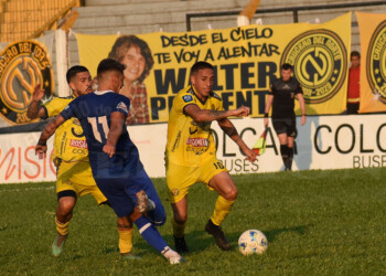 Crucero perdió dos puntos y su situación se complica