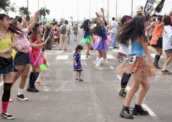 Los jóvenes colmaron de ritmo y alegría su tradicional espacio en la costanera