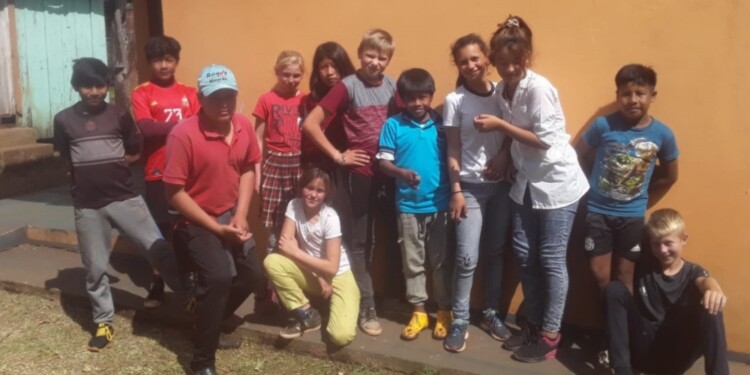 UN ANHELO. El sueño de conocer el mar mantiene unidos a los chicos de la Escuela Intercultural Bilingüe 905.