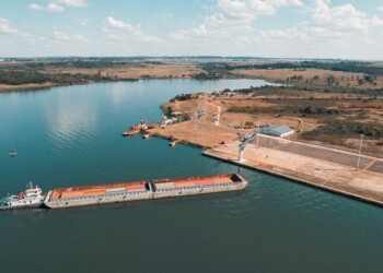 Conflicto de estibadores del Puerto de Posadas: la FEPA amenaza con nacionalizar el reclamo
