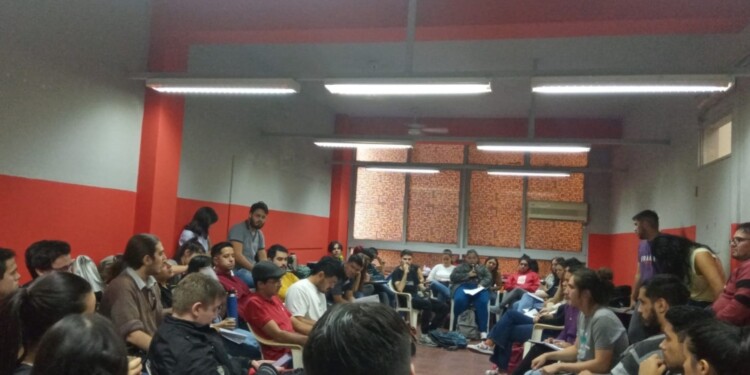 RECLAMO. Los estudiantes piden mayor participación en decisiones.