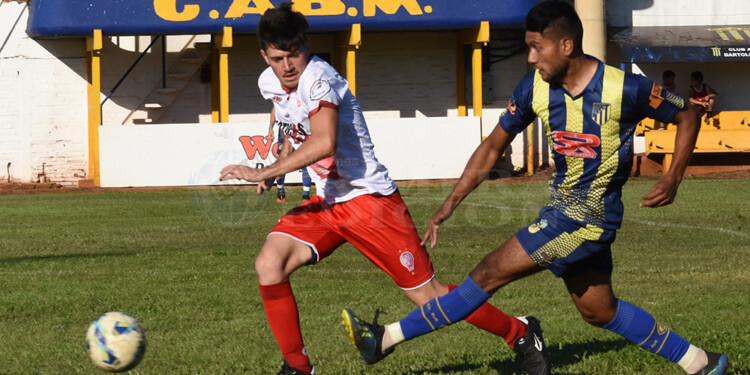 CON UN CLÁSICO. El Clausura de la Liga se pondrá en marcha la otra semana con el derby de Rocamora entre Huracán y Mitre.