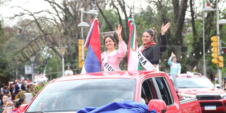 El tradicional desfile dio inicio a la 43ª Fiesta Nacional del Inmigrante