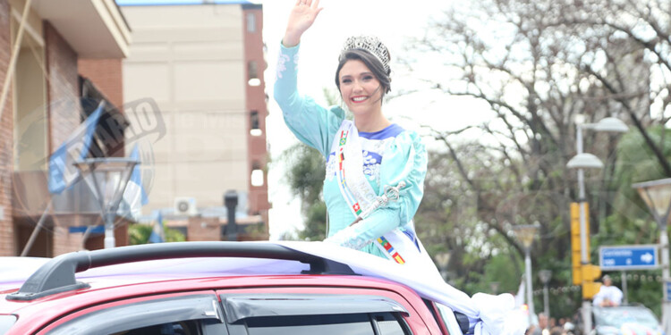 El tradicional desfile dio inicio a la 43ª Fiesta Nacional del Inmigrante