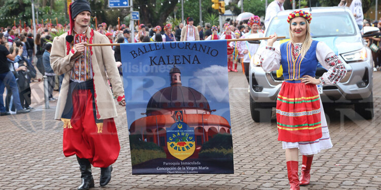 El tradicional desfile dio inicio a la 43ª Fiesta Nacional del Inmigrante