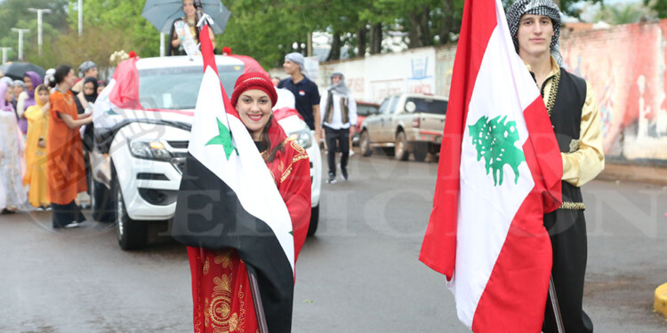 El tradicional desfile dio inicio a la 43ª Fiesta Nacional del Inmigrante