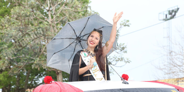 El tradicional desfile dio inicio a la 43ª Fiesta Nacional del Inmigrante