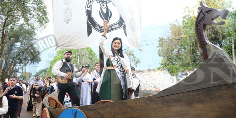 El tradicional desfile dio inicio a la 43ª Fiesta Nacional del Inmigrante