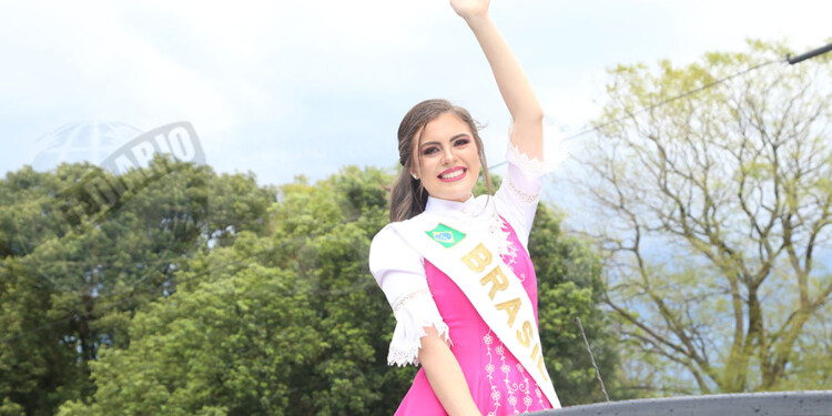 El tradicional desfile dio inicio a la 43ª Fiesta Nacional del Inmigrante