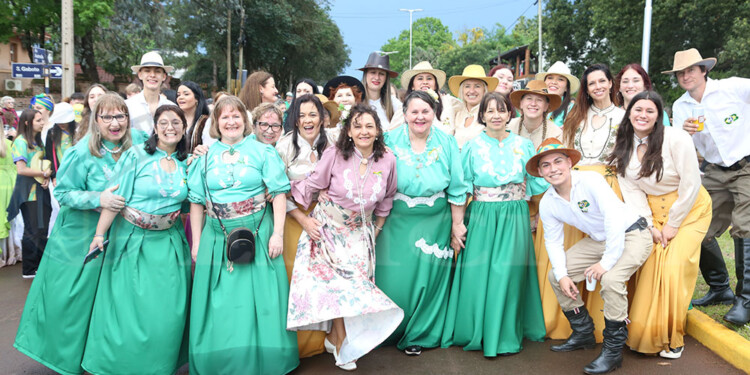 El tradicional desfile dio inicio a la 43ª Fiesta Nacional del Inmigrante