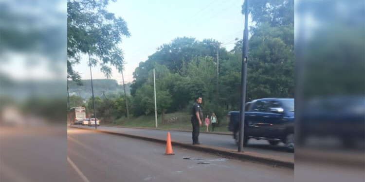 ESCENA. La víctima alcanzó a correr 20 metros por la avenida Dr. Fechter de Puerto Rico, donde se desangró.